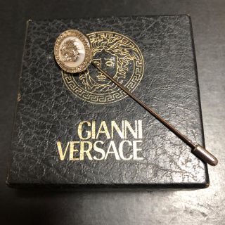 ジャンニヴェルサーチ(Gianni Versace)のGIANNI VERSACE ステックピンバッチ[大値下げ](その他)