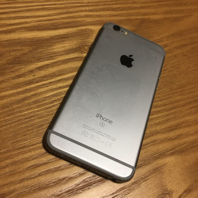 Apple(アップル)のiPhone6s    32GB   シルバー スマホ/家電/カメラのスマートフォン/携帯電話(スマートフォン本体)の商品写真