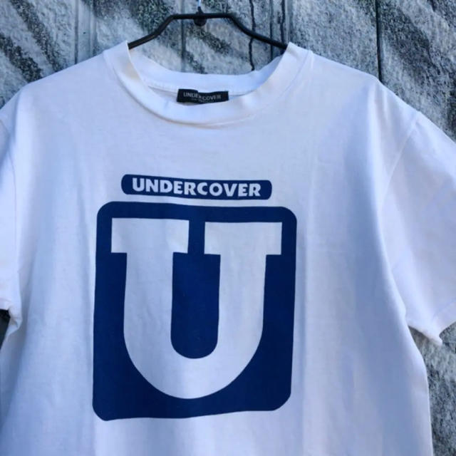 UNDERCOVER(アンダーカバー)のUNDERCOVER オールド プリントTシャツ 古着 左肩に汚れ有り メンズのトップス(Tシャツ/カットソー(半袖/袖なし))の商品写真