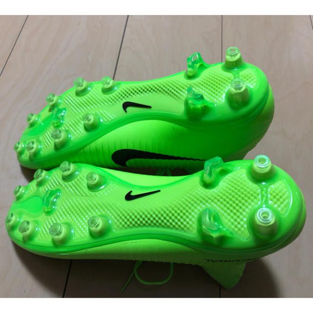 NIKE(ナイキ)のマーキュリアル ベロチ III DF AG-PRO 27.0cm スポーツ/アウトドアのサッカー/フットサル(シューズ)の商品写真