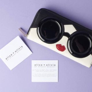 Alice+Olivia(財布)のフリマアイテム一覧 Alice+Olivia(財布)のフリマアイテム一覧