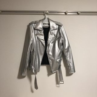 ザラ(ZARA)のzara シルバー ライダースジャケット(ライダースジャケット)