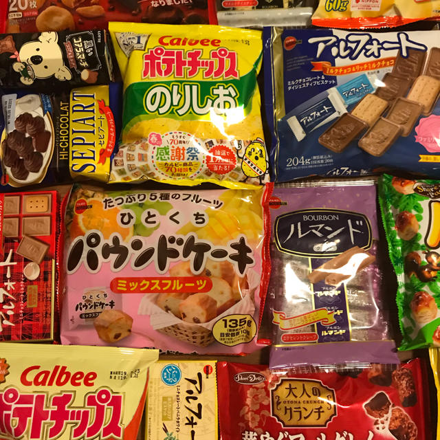 お菓子詰め合わせ 大量 食品/飲料/酒の食品(菓子/デザート)の商品写真