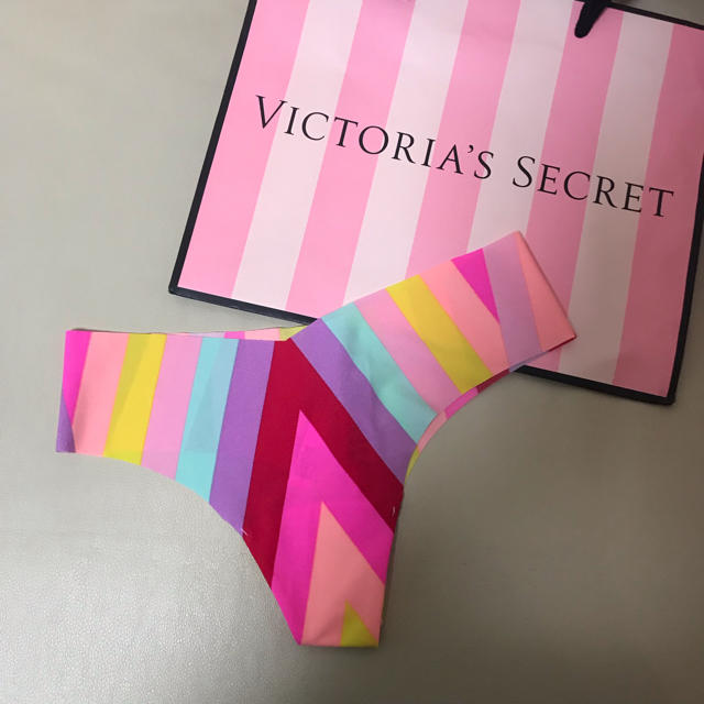 Victoria's Secret(ヴィクトリアズシークレット)のヴィクトリアシークレット Tバック レディースの下着/アンダーウェア(ショーツ)の商品写真