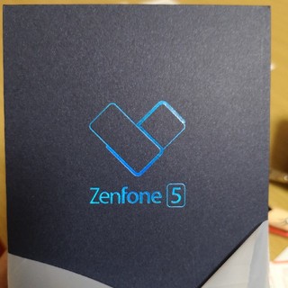 エイスース(ASUS)の【新品未開封】Zenfone5 シルバー　ZE620KL (スマートフォン本体)