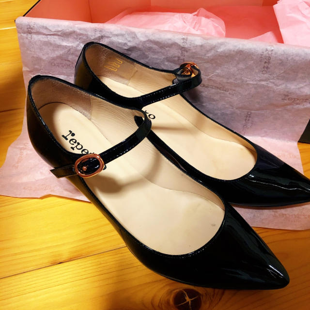 repetto(レペット)のfujimon 様 専用 レペット 定価¥51,000 黒 エナメル ほぼ未使用 レディースの靴/シューズ(ハイヒール/パンプス)の商品写真