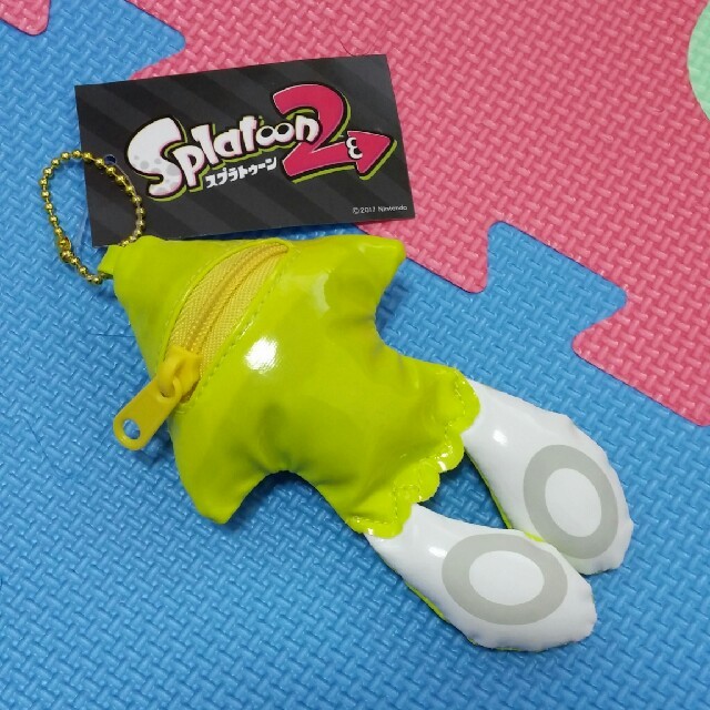 任天堂(ニンテンドウ)の新品♪スプラトゥーン ボールチェーン キーホルダー。イエロー。 エンタメ/ホビーのおもちゃ/ぬいぐるみ(キャラクターグッズ)の商品写真