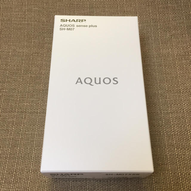 SHARP(シャープ)のAQUOS sense plus SH-M07 スマホ/家電/カメラのスマートフォン/携帯電話(スマートフォン本体)の商品写真