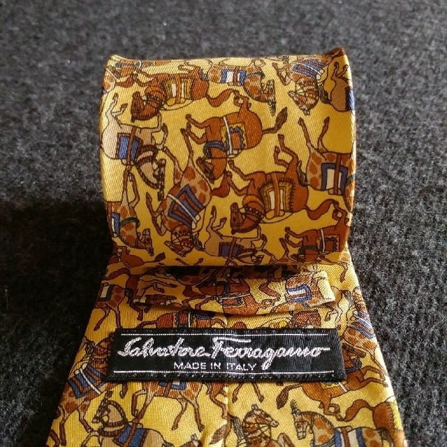 Salvatore Ferragamo(サルヴァトーレフェラガモ)のかつら様専用　【Ferragamo】ハイブランドネクタイ　フェラガモ fgm56 メンズのファッション小物(ネクタイ)の商品写真