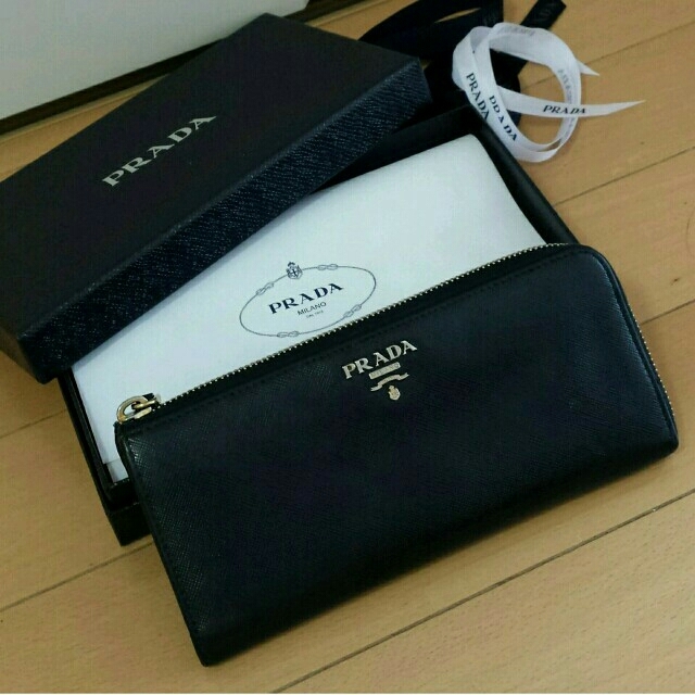 PRADA(プラダ)の♡hanamaru18様専用♡ レディースのファッション小物(財布)の商品写真