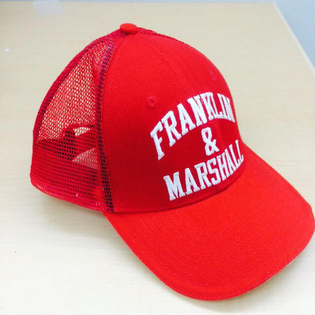 FRANKLIN&MARSHALL(フランクリンアンドマーシャル)の【フランクリンマーシャル】赤キャップ レディースの帽子(キャップ)の商品写真