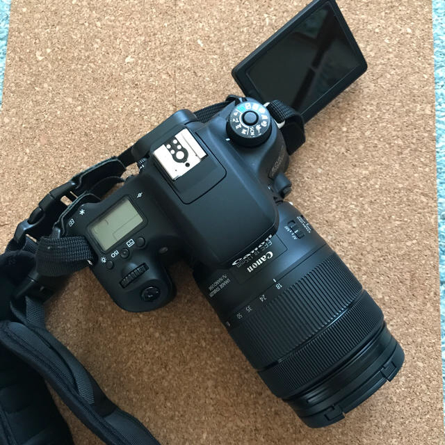 【美品】Canon 8000d とef-s 18-135mm is usm