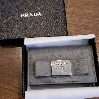 プラダ(PRADA)のPRADA リボン付きカードケース　新品(名刺入れ/定期入れ)