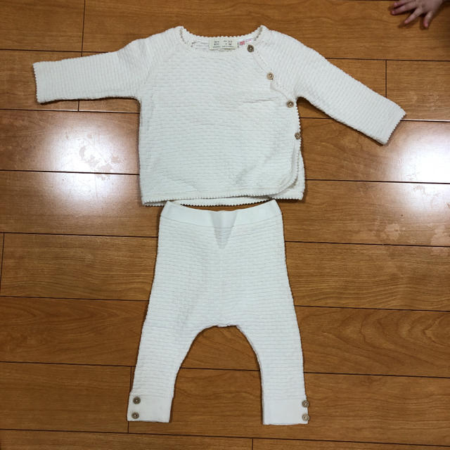 ZARA KIDS(ザラキッズ)のザラ☆ニットセットアップ キッズ/ベビー/マタニティのベビー服(~85cm)(ニット/セーター)の商品写真