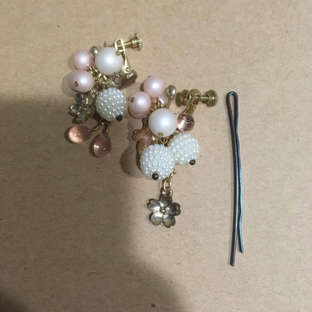 【ハンドメイド】桜のイヤリング ハンドメイドのアクセサリー(イヤリング)の商品写真