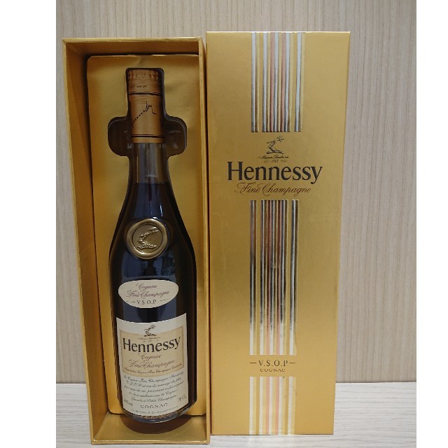 新品 ヘネシー V.S.O.P 700ml コニャック ブランデー 食品/飲料/酒の酒(ブランデー)の商品写真