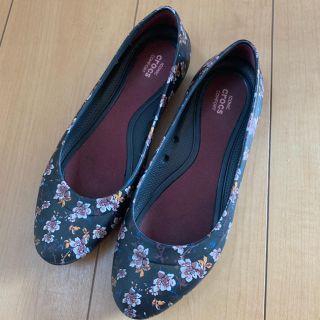 クロックス(crocs)のクロックス 花柄パンプス サイズ7(ハイヒール/パンプス)