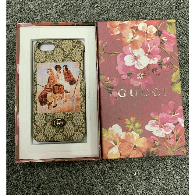 Gucci - グッチ　Iphoneケース アイフォンケース
の通販 by yurry's shop｜グッチならラクマ