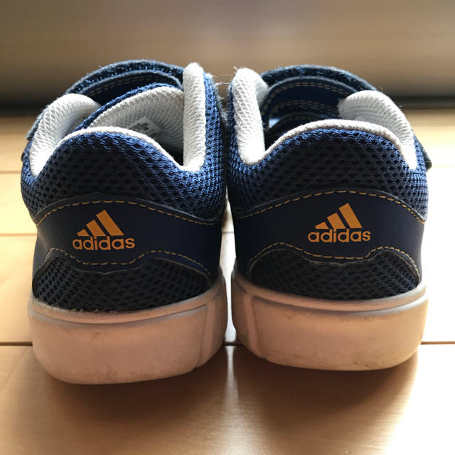 adidas(アディダス)のティアラ＊プロフ必読＊様専用 キッズ/ベビー/マタニティのキッズ靴/シューズ(15cm~)(スニーカー)の商品写真