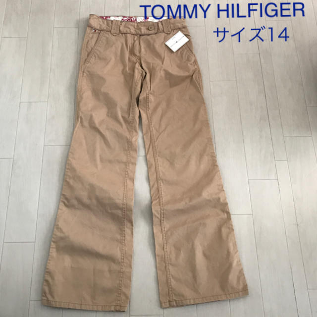 TOMMY HILFIGER(トミーヒルフィガー)のTOMMY HILFIGER 新品  チノパン キッズ/ベビー/マタニティのキッズ服男の子用(90cm~)(パンツ/スパッツ)の商品写真