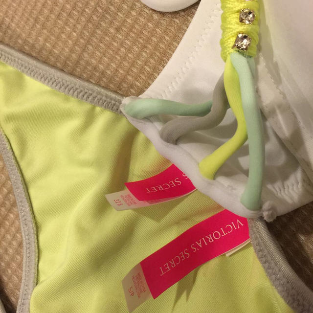 Victoria's Secret(ヴィクトリアズシークレット)のヴィクシー水着2015新作 レディースの水着/浴衣(水着)の商品写真