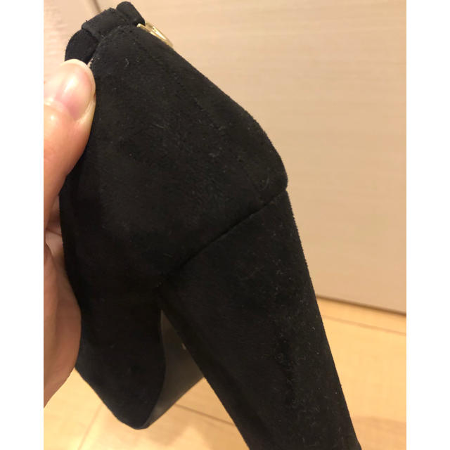 dazzlin(ダズリン)のdazzlin パールストラップ付き パンプス 黒 レディースの靴/シューズ(ハイヒール/パンプス)の商品写真