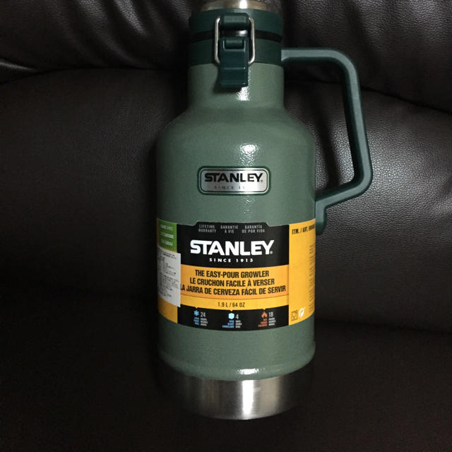 STANLEY ステンレス製携帯魔法瓶 約1.9L