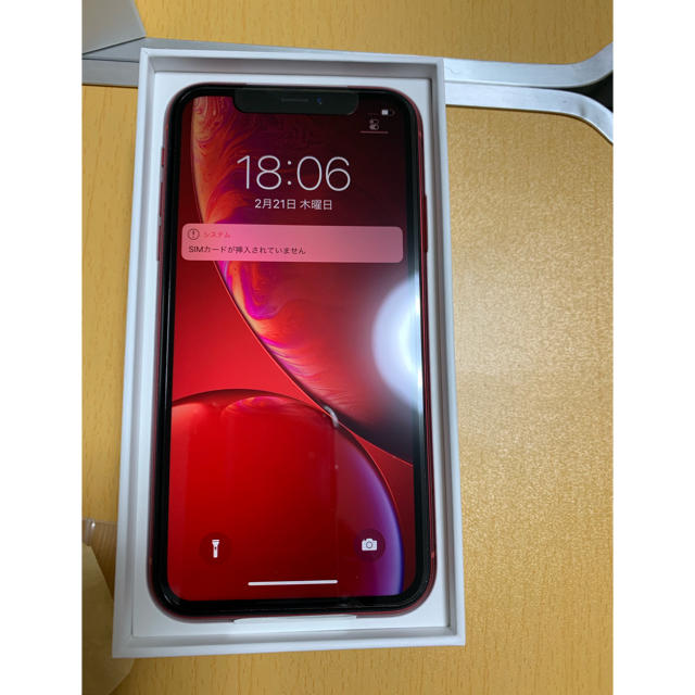 iPhone(アイフォーン)の 新品 iPhoneXR 128G レッド スマホ/家電/カメラのスマートフォン/携帯電話(スマートフォン本体)の商品写真