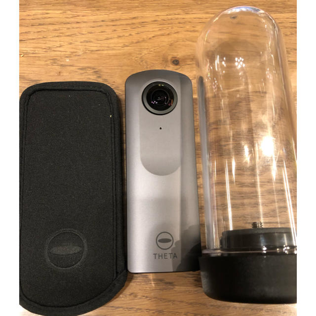 RICOH THETA V 防水ケース付き スマホ/家電/カメラのカメラ(コンパクトデジタルカメラ)の商品写真