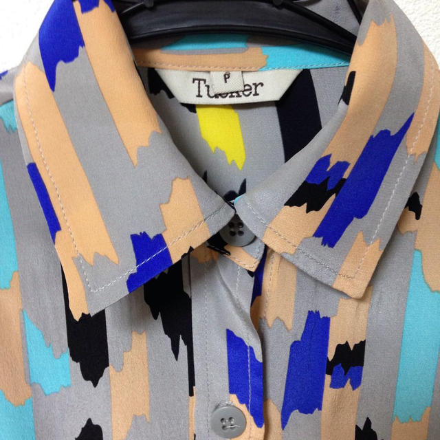 GALLARDA GALANTE(ガリャルダガランテ)のTuckerシルクシャツ レディースのトップス(シャツ/ブラウス(長袖/七分))の商品写真