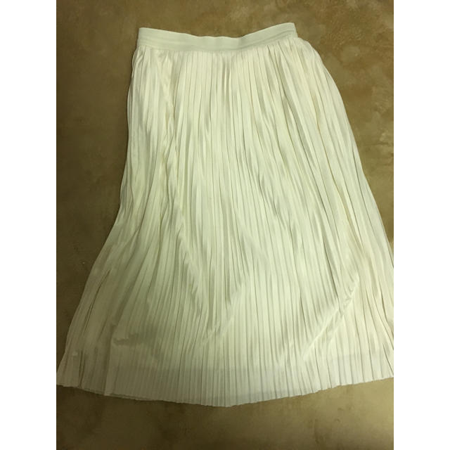 GU(ジーユー)のGU  プリーツスカート レディースのスカート(ひざ丈スカート)の商品写真
