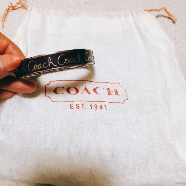 COACH(コーチ)のCOACH コーチ バングル レディースのアクセサリー(ブレスレット/バングル)の商品写真