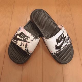 ナイキ(NIKE)のNIKE サンダル (サンダル)