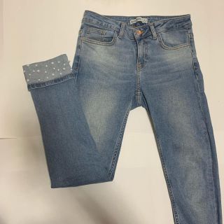 ザラ(ZARA)のZARA 裾パールスキニーデニム(スキニーパンツ)