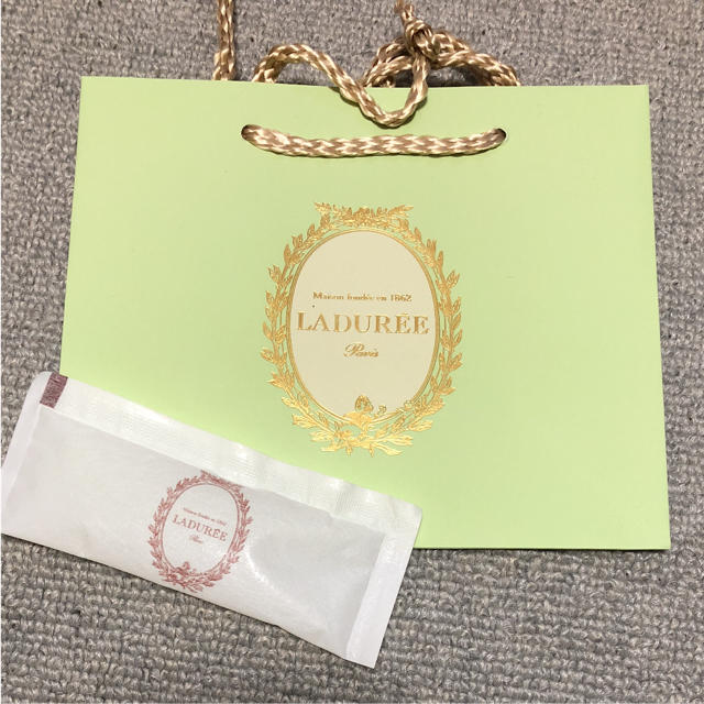 LADUREE(ラデュレ)のLADUREE ショッパー & 保冷剤 レディースのバッグ(ショップ袋)の商品写真