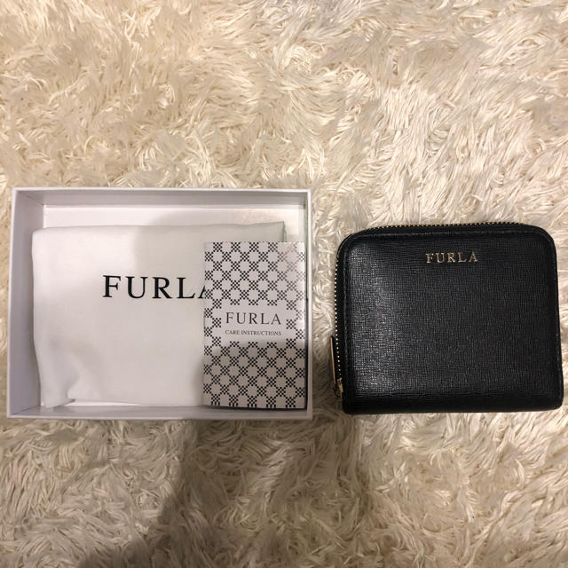 FURLA  財布