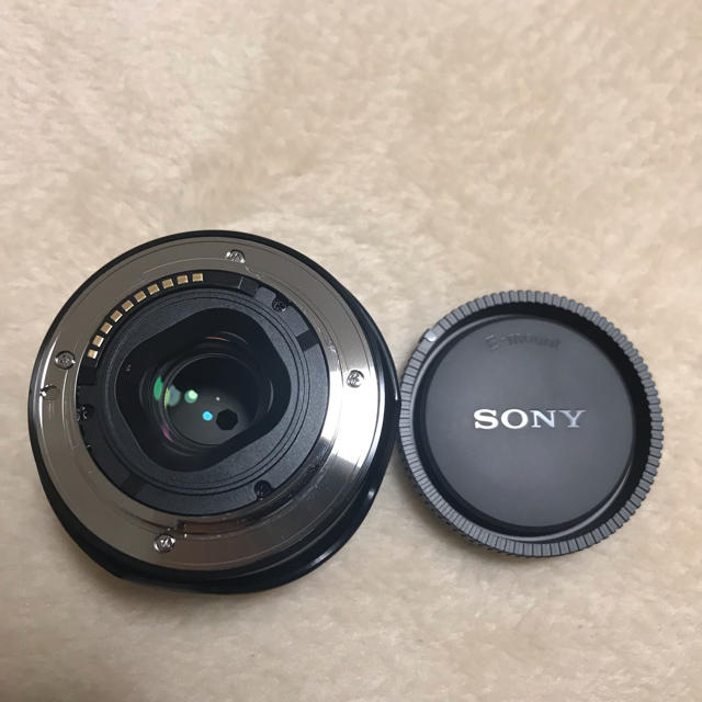 SONY(ソニー)のSONY E35mm F1.8 OSS スマホ/家電/カメラのカメラ(レンズ(単焦点))の商品写真