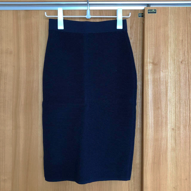 UNIQLO(ユニクロ)の【試着のみ】UNIQLOタイトスカート レディースのスカート(ひざ丈スカート)の商品写真