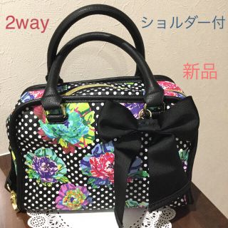 ベッツィジョンソン(BETSEY JOHNSON)のローズドット 2wayバッグ 見た目以上の収納力♫リボン付き(ハンドバッグ)