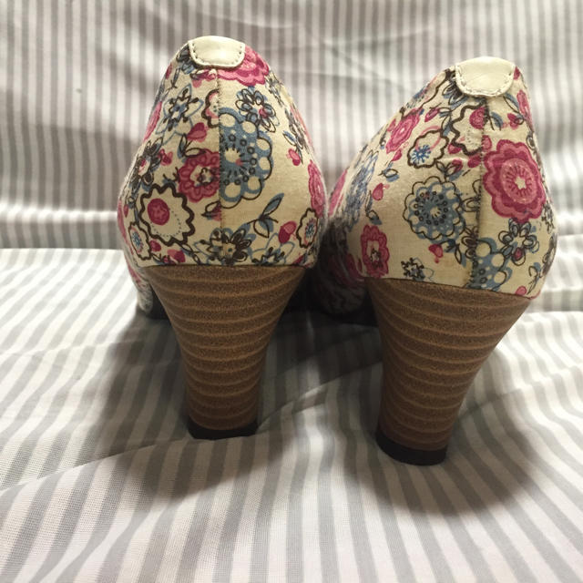 RETRO GIRL(レトロガール)の花柄パンプス レディースの靴/シューズ(ハイヒール/パンプス)の商品写真