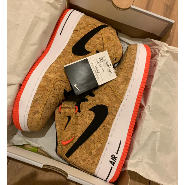 NIKE(ナイキ)のAIR FORCE 1 MID 07 CORK メンズの靴/シューズ(スニーカー)の商品写真