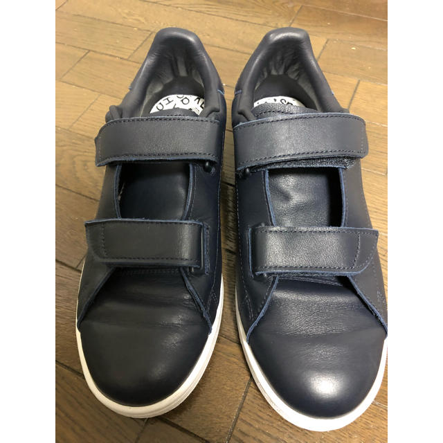 HYKE × ADIDAS ベルクロスニーカー