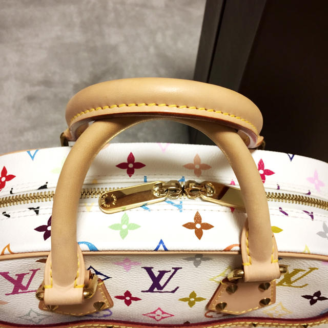 LOUIS VUITTON(ルイヴィトン)の美品ルイヴィトン  トゥルービル レディースのバッグ(ハンドバッグ)の商品写真