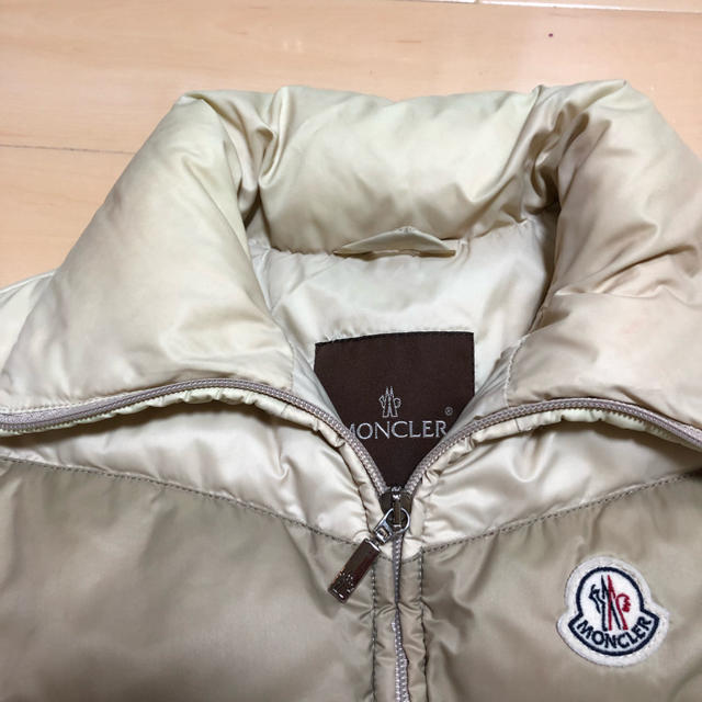 MONCLER(モンクレール)のモンクレール ダウン ベスト サイズ 1  レディースのジャケット/アウター(ダウンベスト)の商品写真