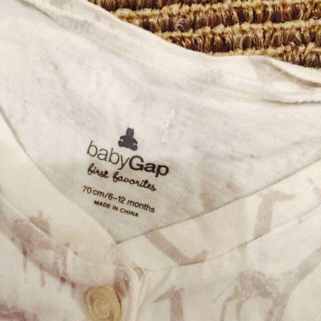 babyGAP(ベビーギャップ)の美品★GAPキリン柄カバーオール70cm キッズ/ベビー/マタニティのベビー服(~85cm)(カバーオール)の商品写真