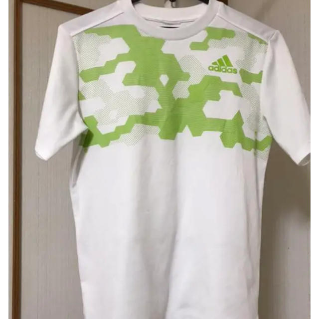 adidas(アディダス)のアディダスTシャツ キッズ/ベビー/マタニティのキッズ服男の子用(90cm~)(Tシャツ/カットソー)の商品写真