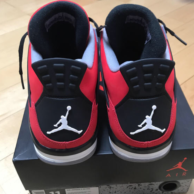 NIKE(ナイキ)の最終値下げ中NIKE AIR JORDAN4 ナイキ エア ジョーダン4レトロ メンズの靴/シューズ(スニーカー)の商品写真