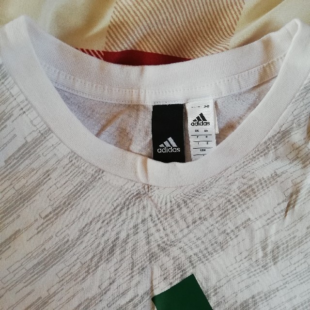 adidas(アディダス)のadidas  Tシャツ レディースのトップス(Tシャツ(半袖/袖なし))の商品写真