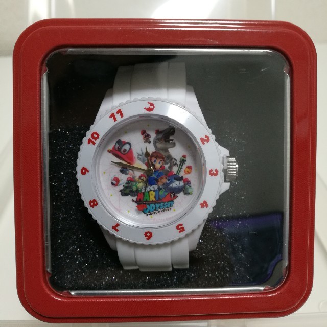 TAITO(タイトー)のスーパーマリオ　オデッセイ　シリコンウォッチ　白 メンズの時計(腕時計(アナログ))の商品写真