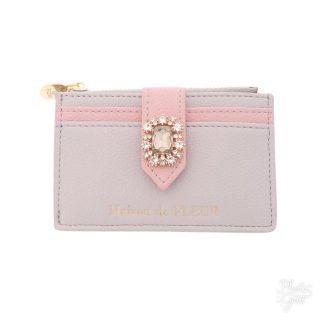 メゾンドフルール(Maison de FLEUR)のグレー Maison de FLEUR  ビジューカードケース　売り切れ必至(名刺入れ/定期入れ)